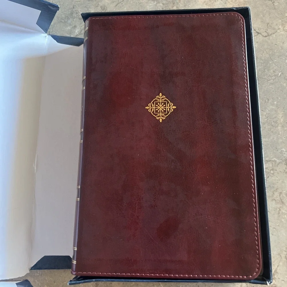NIV Thompson Chain-Reference Bible Handy Size See Pic For Damaged Box
